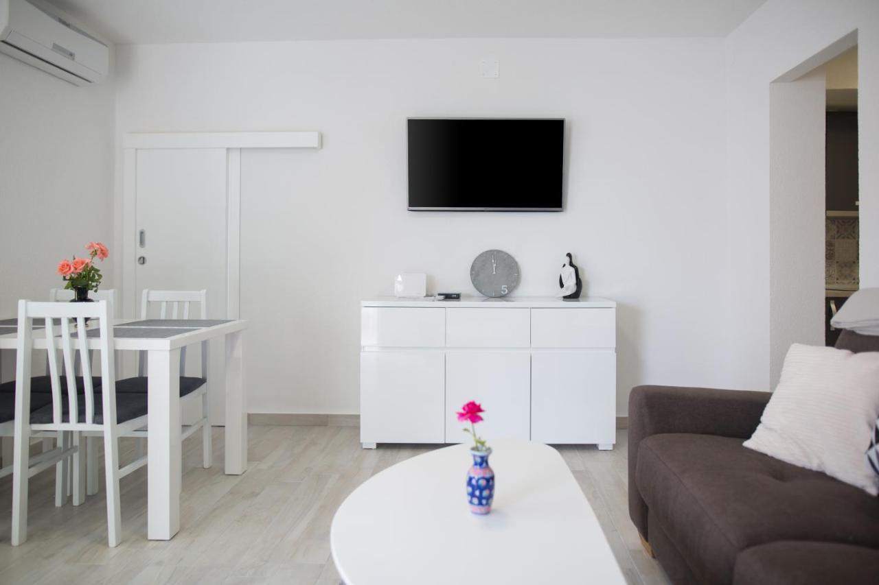 Serious Job Apartment Ragusa Esterno foto